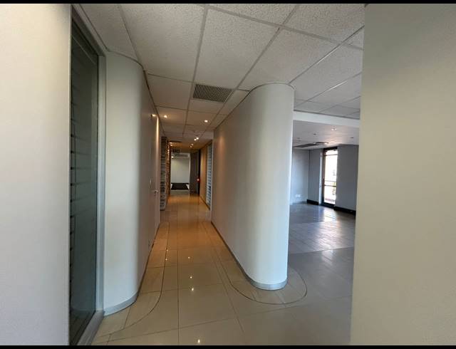 898M² OFFICE TO LET IN SANDTON CENTRAL